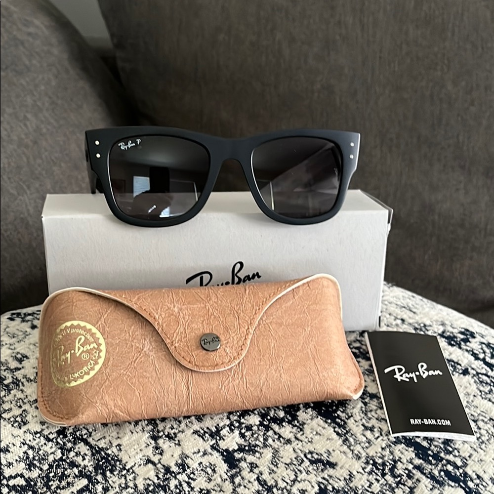Ray-Ban RB4840S Black Sunglasses Accessories Classic Design with case - NEW
